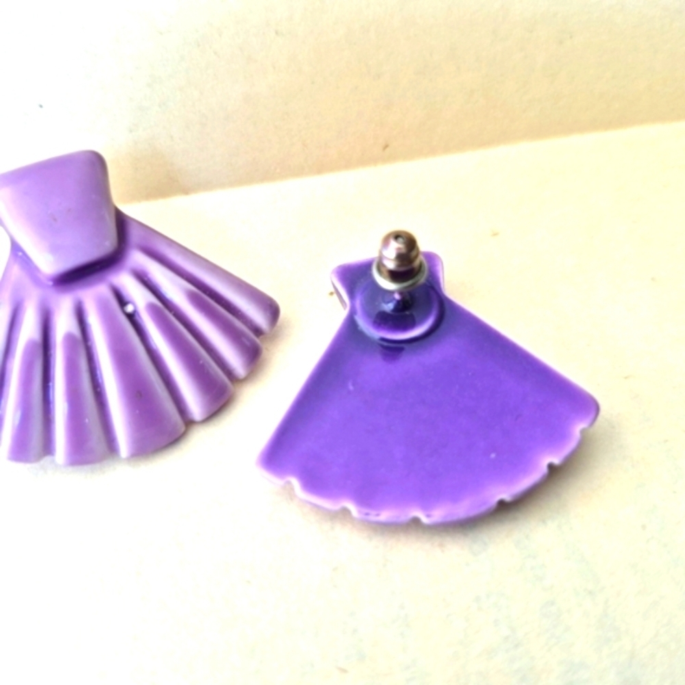 Purple Shell-Shaped Earrings - Picture 5 of 7